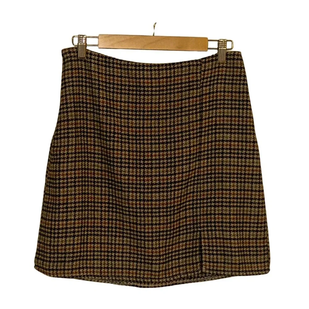 Old Navy Brown Plaid Mini Skirt Size M - Picture 2 of 8